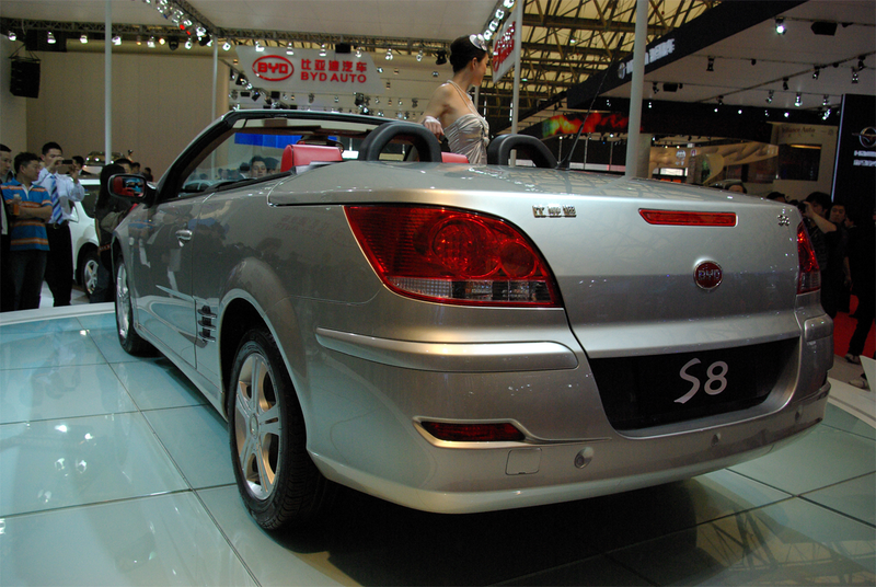 Illustration for article titled BYD B8 Convertible: Impending Doom Never Looked So Good, SL-like